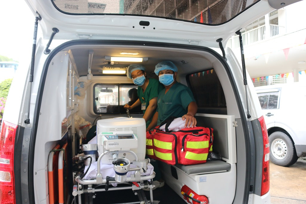 Bệnh viện Chợ Rẫy dồn toàn lực cứu chữa bệnh nhân phi công ảnh 1