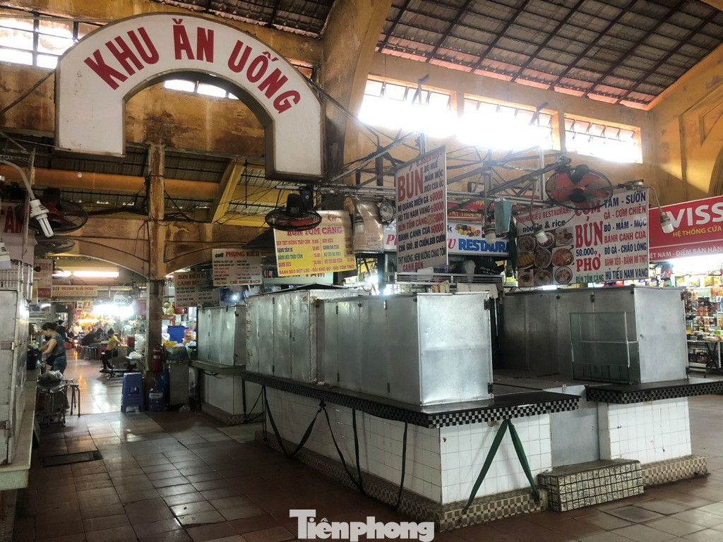 Hậu giãn cách xã hội, tiểu thương ngủ gật chờ khách ảnh 4