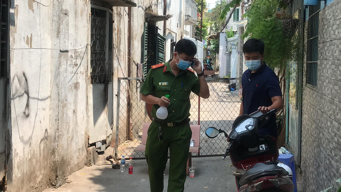 TPHCM cách ly 6 căn hộ nghi có người dương tính Covid-19 ảnh 4