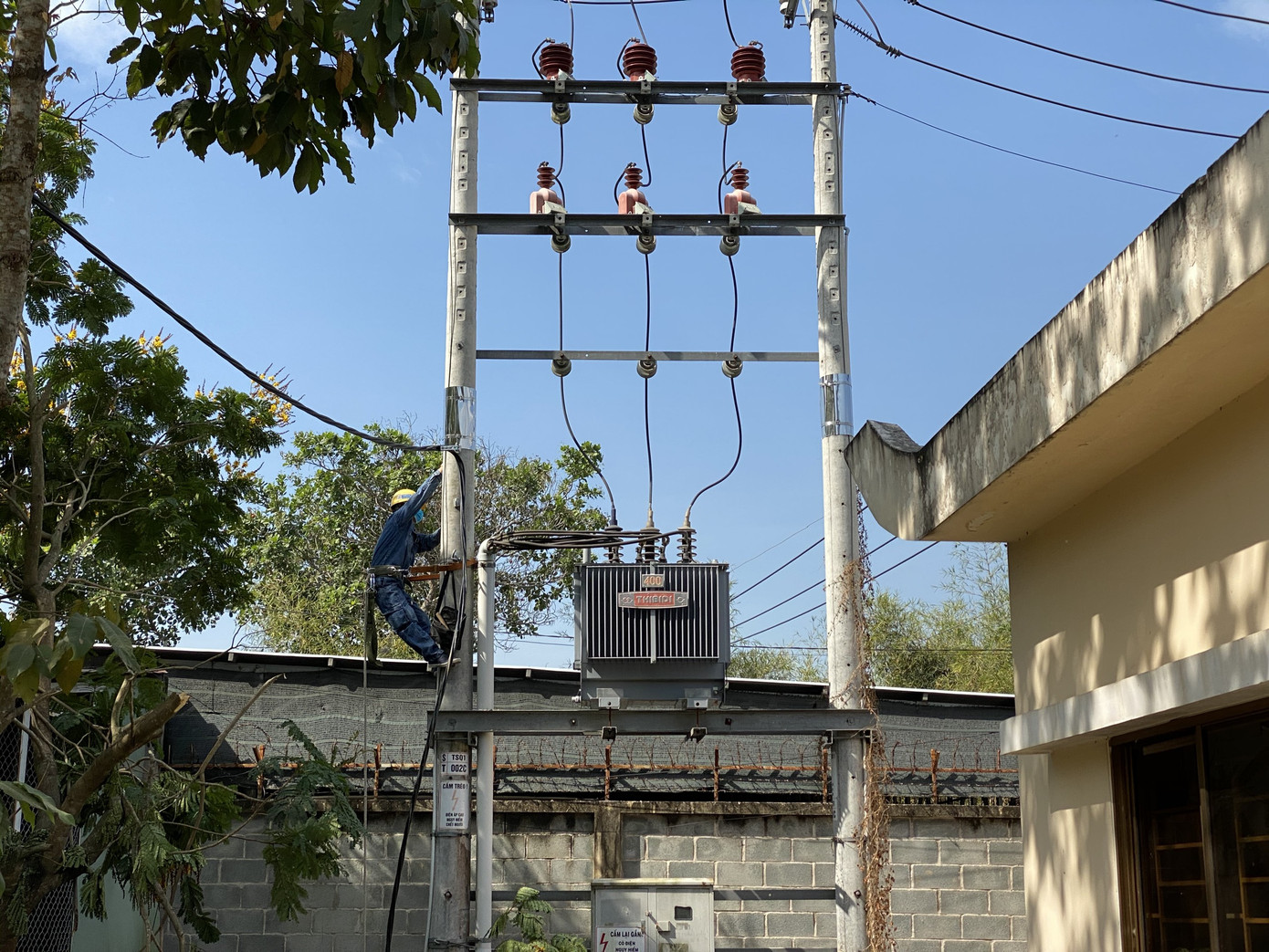 Đảm bảo cấp điện cho các bệnh viện điều trị bệnh nhân nhiễm nCoV ảnh 1