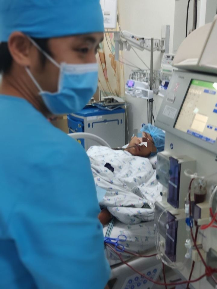 Bị bạn chê xấu, cô bé tuổi mới lớn uống thuốc diệt cỏ ảnh 1