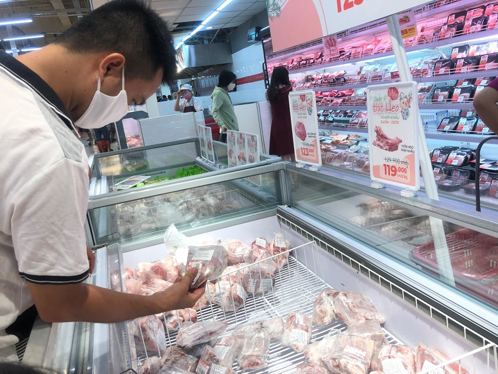 Hoa mắt vì lợn hơi neo cao, thịt nhập khẩu 'loạn giá' ảnh 5