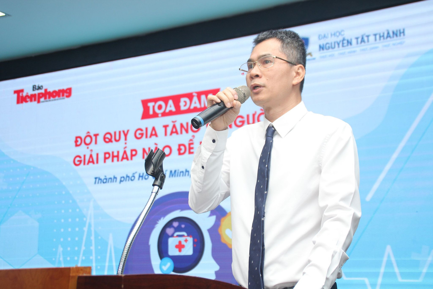 Tọa đàm 'Đột quỵ gia tăng ở người trẻ - giải pháp nào để phòng ngừa?' ảnh 11