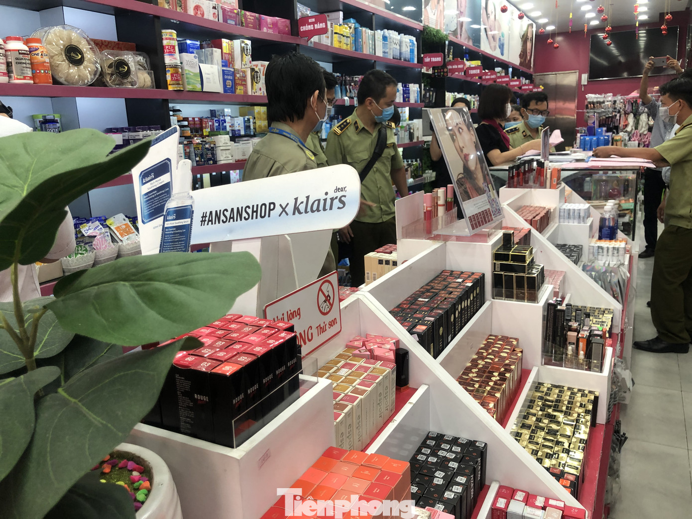 TPHCM phát hiện chuỗi cửa hàng mỹ phẩm nghi giả, nhái ảnh 5