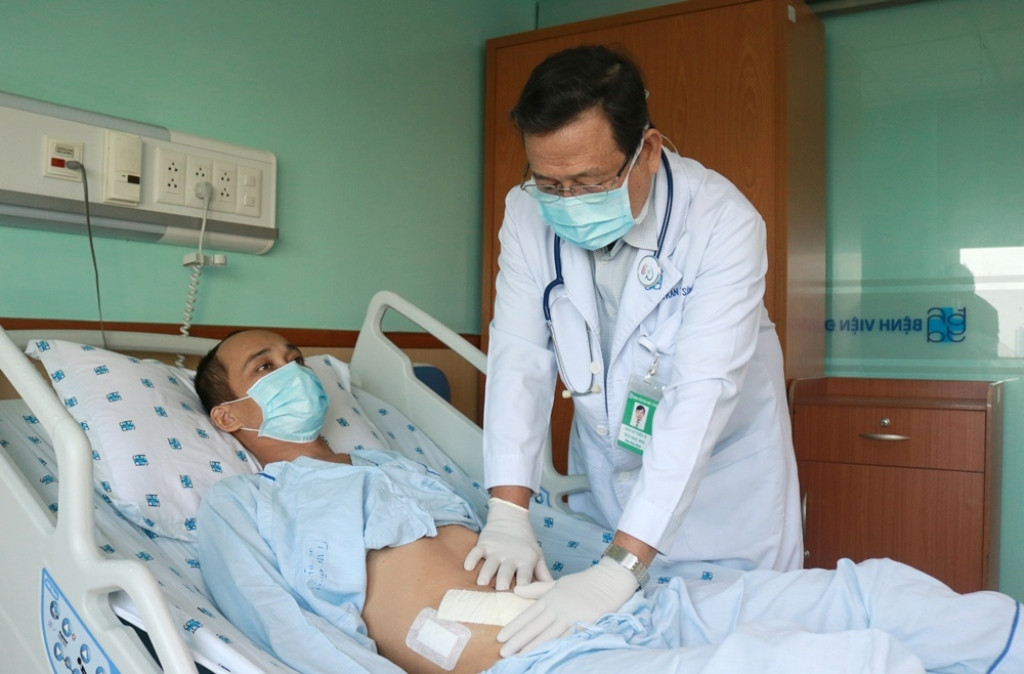 Nhờ quả thận của chị ruột, người em trai thoát cửa tử thần ảnh 1