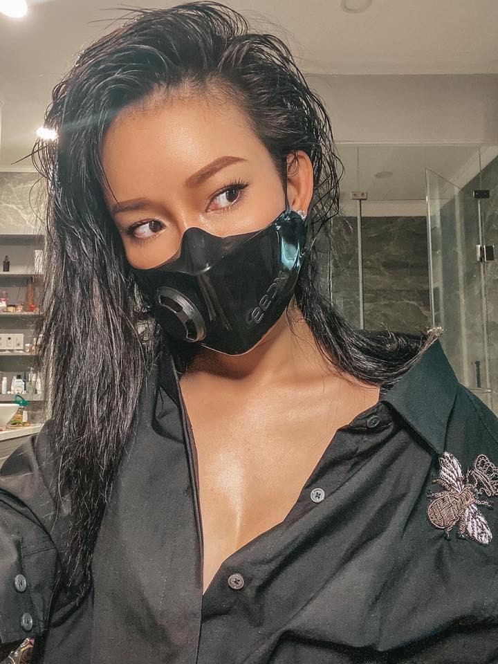 'Sốt bần bật' với khẩu trang trong suốt ăn theo COVID-19 ​ ảnh 3