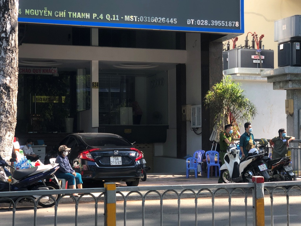 Bệnh nhân COVID-19 lưu trú gần 10 tiếng, vì sao không phong tỏa bệnh viện Chợ Rẫy? ảnh 4 Bệnh nhân COVID-19 lưu trú gần 10 tiếng, vì sao không phong tỏa bệnh viện Chợ Rẫy? ảnh 4