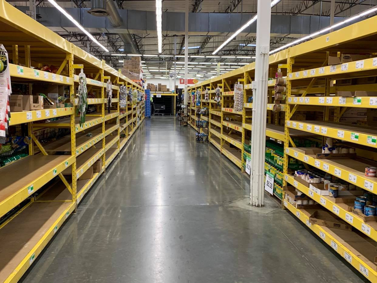 Đi chợ ở Mỹ thời Covid-19, chật vật tìm mua giấy vệ sinh, sữa, trứng.. ảnh 5