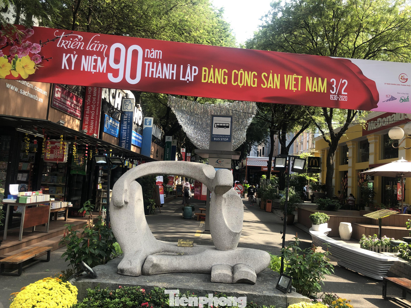 Sợ corona, nhiều điểm tham quan ở Sài Gòn ‘vắng như chùa bà đanh’ ảnh 6