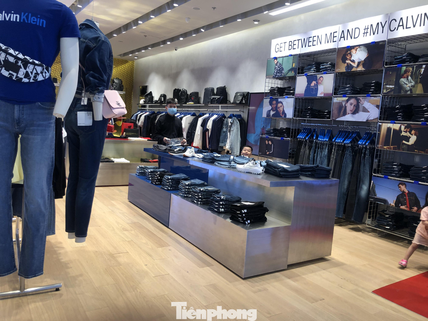 Sợ corona, nhiều điểm tham quan ở Sài Gòn ‘vắng như chùa bà đanh’ ảnh 14