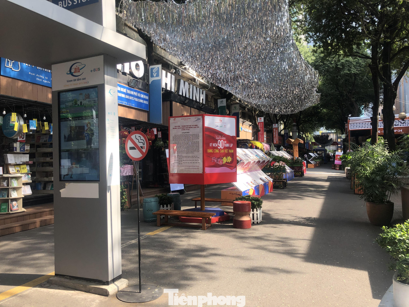 Sợ corona, nhiều điểm tham quan ở Sài Gòn ‘vắng như chùa bà đanh’ ảnh 9