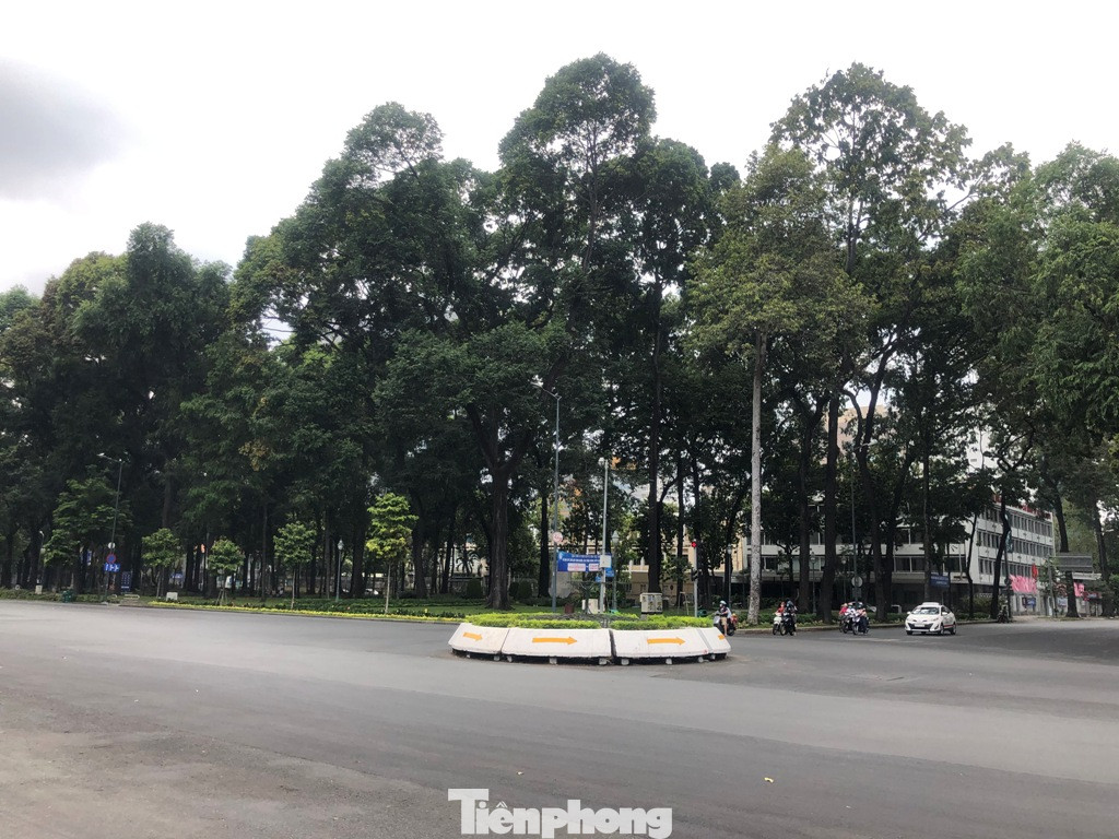 Một Sài Gòn rất khác ngày cuối tuần ảnh 1