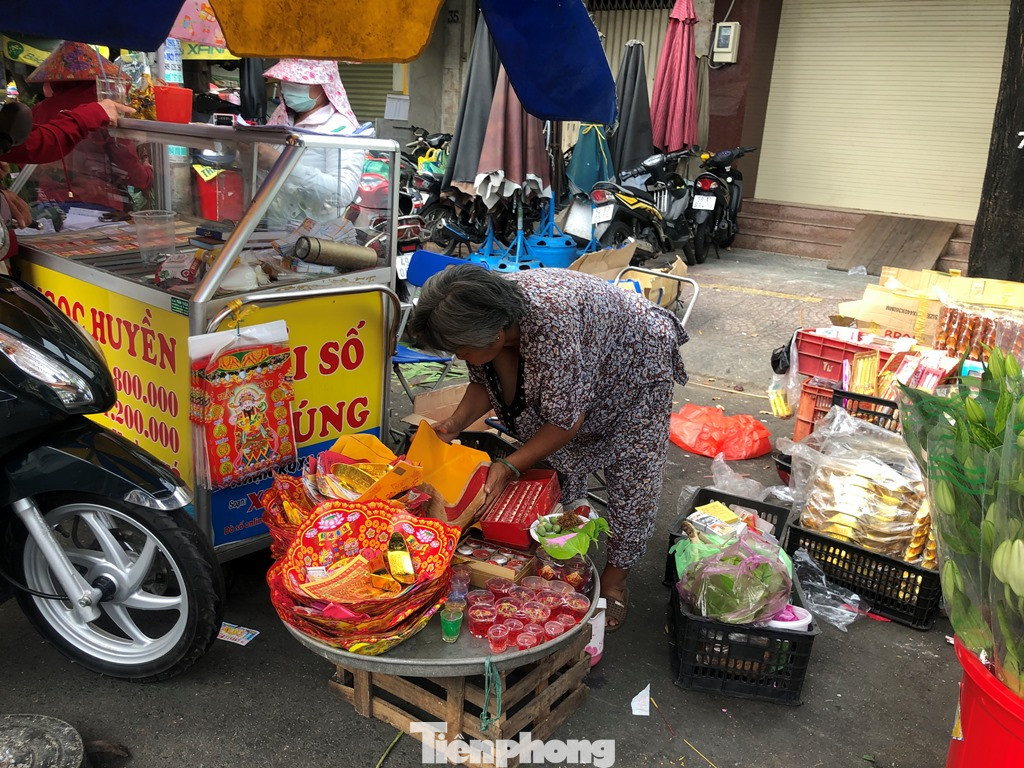 Trước 'bão' corona, cá lóc nướng vẫn đắt hàng ngày Thần Tài ảnh 15