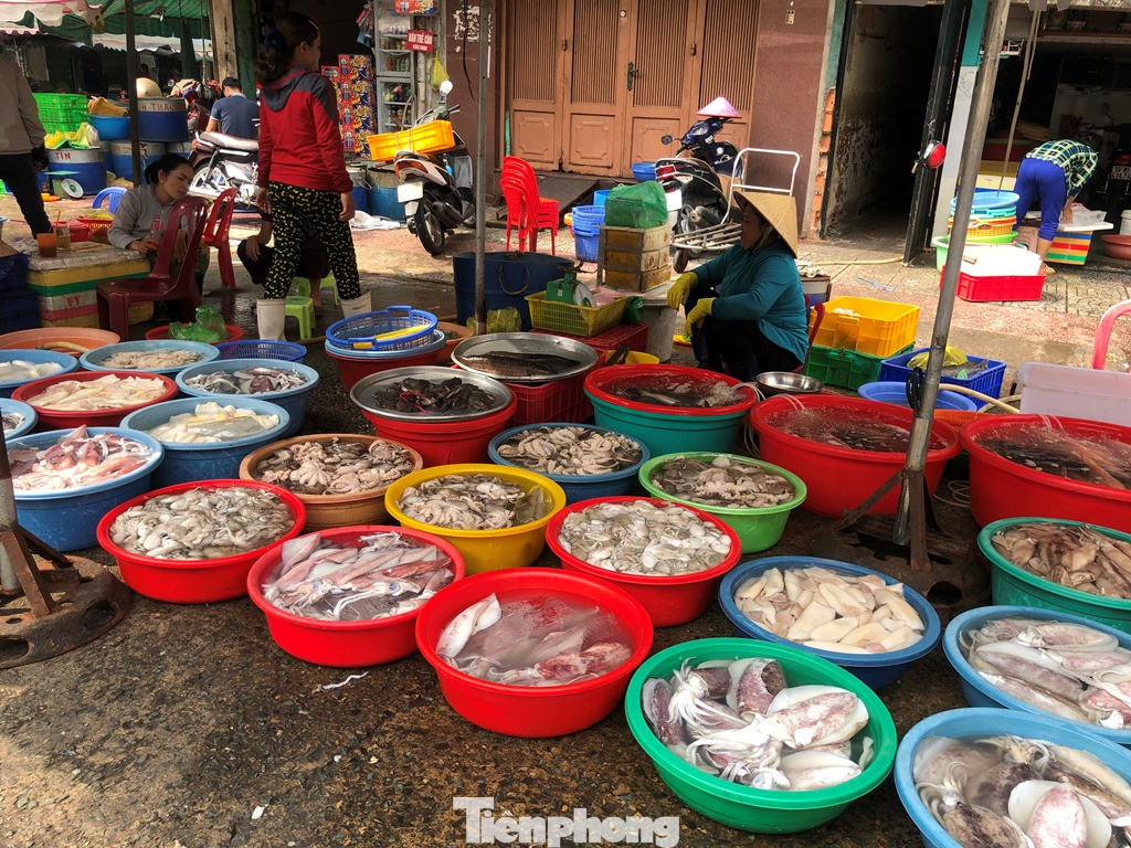 Trước 'bão' corona, cá lóc nướng vẫn đắt hàng ngày Thần Tài ảnh 13