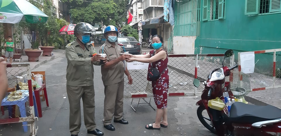 Chung cư ở Sài Gòn bị phong tỏa do bệnh nhân tái nhiễm COVID-19 ảnh 4