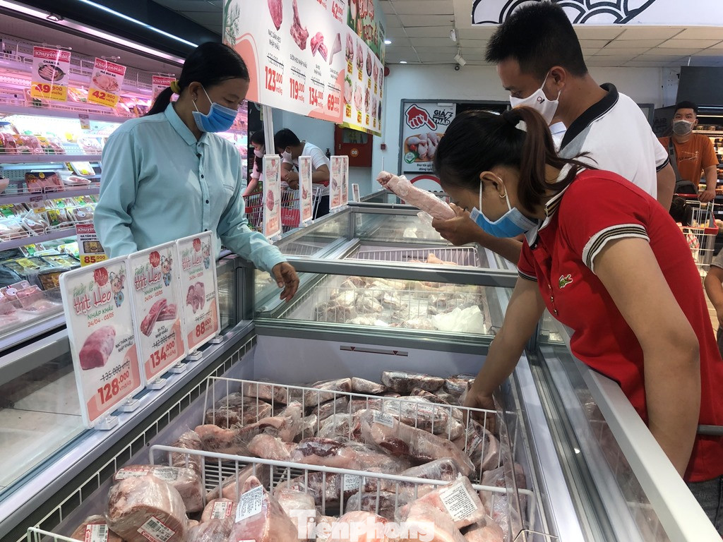 Nghỉ lễ 30/4: Hàng hóa dồi dào, giá đồng loạt giảm nhẹ ở TPHCM ảnh 11