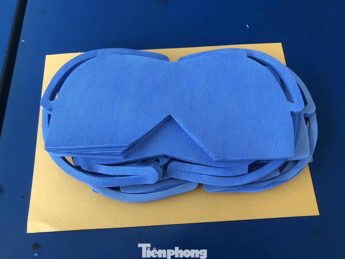 Khẩu trang 'độc lạ' của bác sĩ bệnh viện Thống Nhất ảnh 9