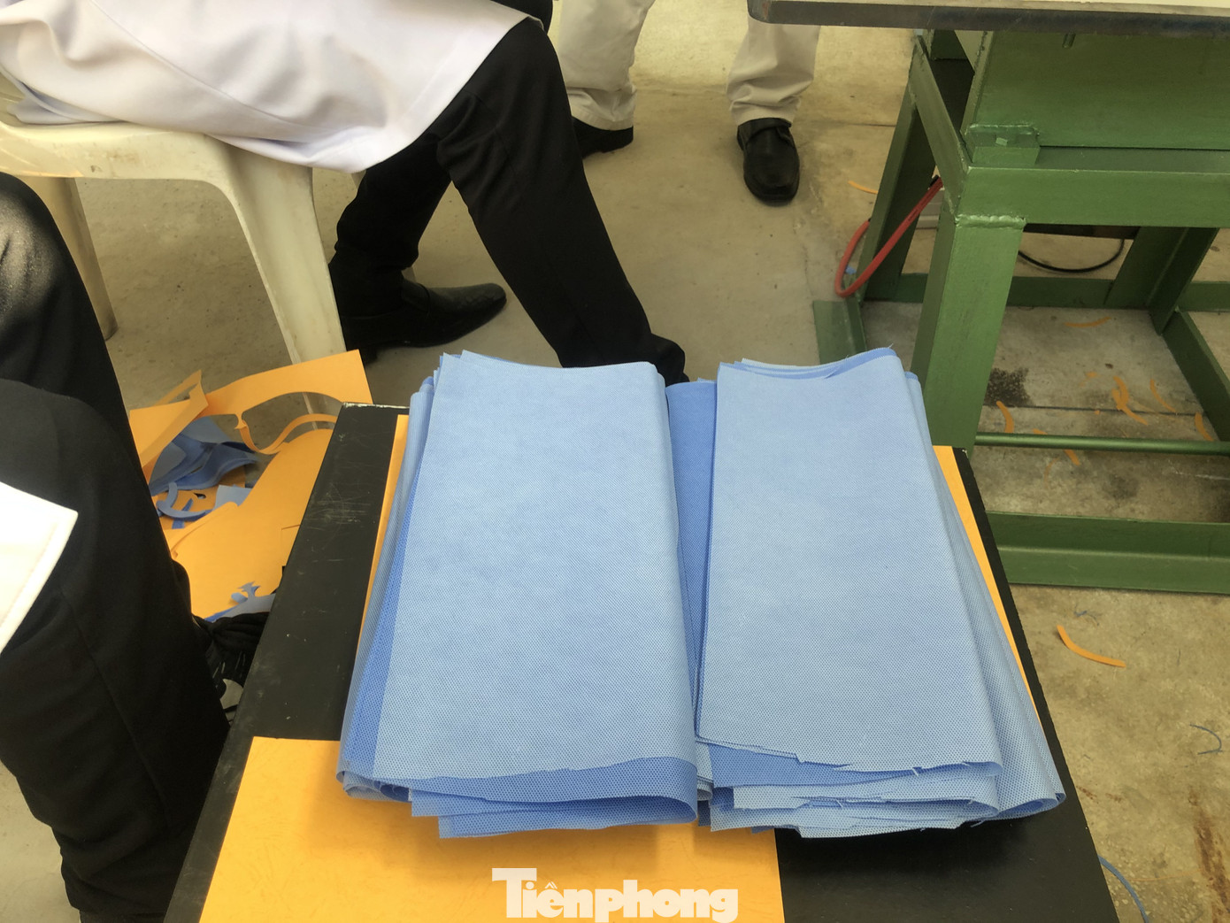 Khẩu trang 'độc lạ' của bác sĩ bệnh viện Thống Nhất ảnh 4