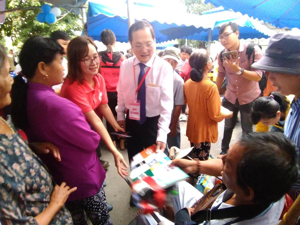 Ấm lòng phiên chợ 0 đồng cho bệnh nhân ảnh 12