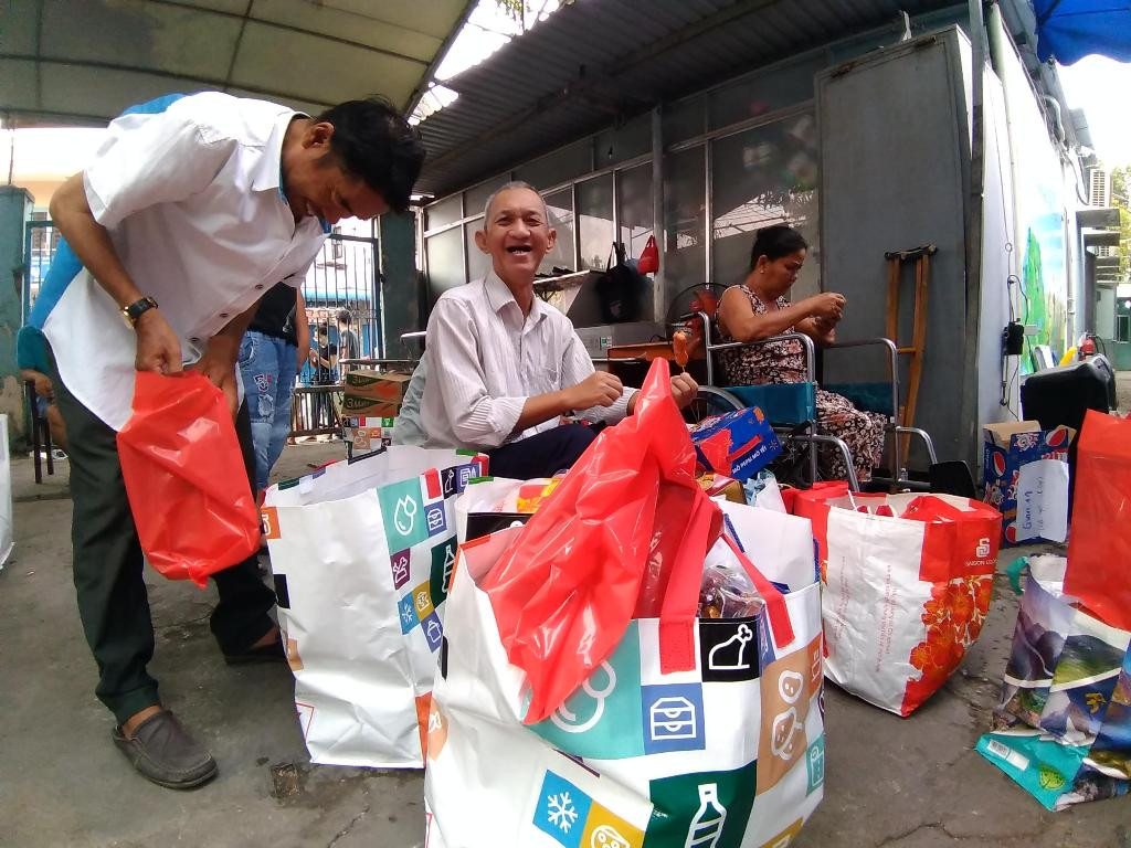 Ấm lòng phiên chợ 0 đồng cho bệnh nhân ảnh 10