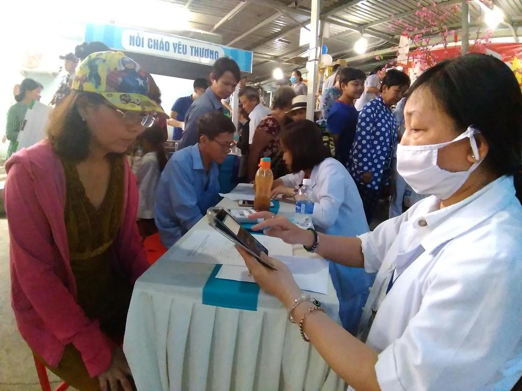 Ấm lòng phiên chợ 0 đồng cho bệnh nhân ảnh 7