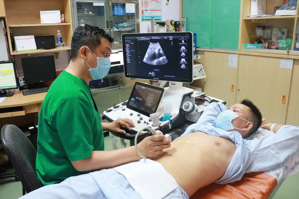 Cẩn trọng khi bỗng dưng nhức đầu, nôn ra máu ảnh 2