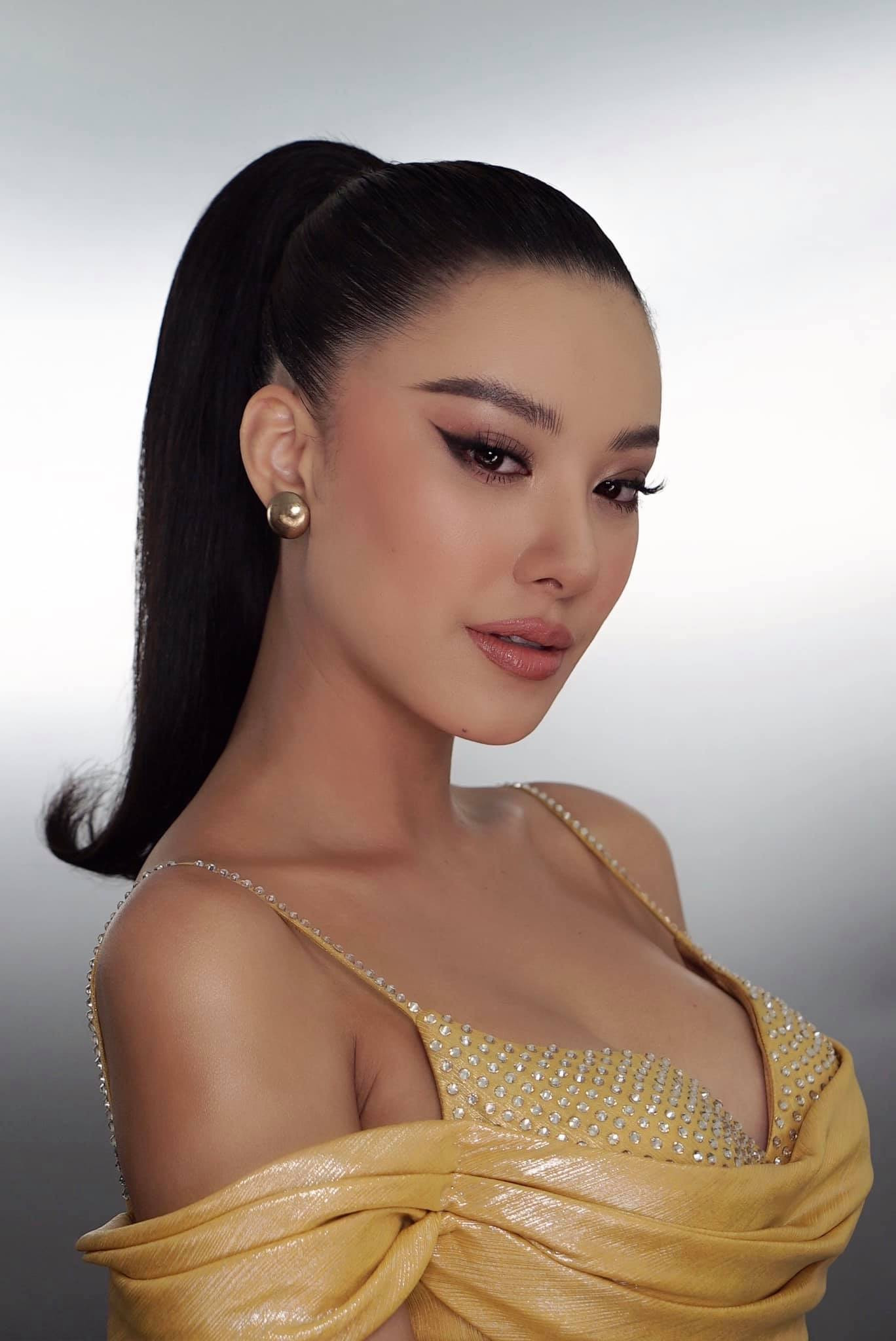 Xách chiếc làn cói 'huyền thoại' hóa thành cô bán chè, Hoa hậu Đỗ Thị Hà vẫn ra dáng mỹ nhân ảnh 11