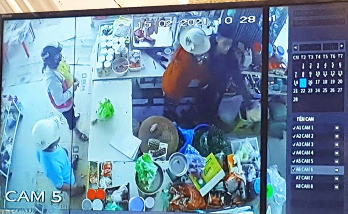 Lên cơn ngáo đá, đối tượng đốt nhà và đâm 2 con bị thương ảnh 1