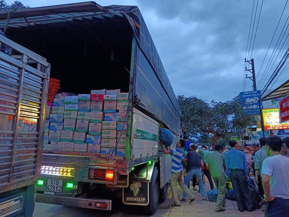 Nhiều chuyến xe yêu thương của tuổi trẻ đã đến miền Trung ảnh 4