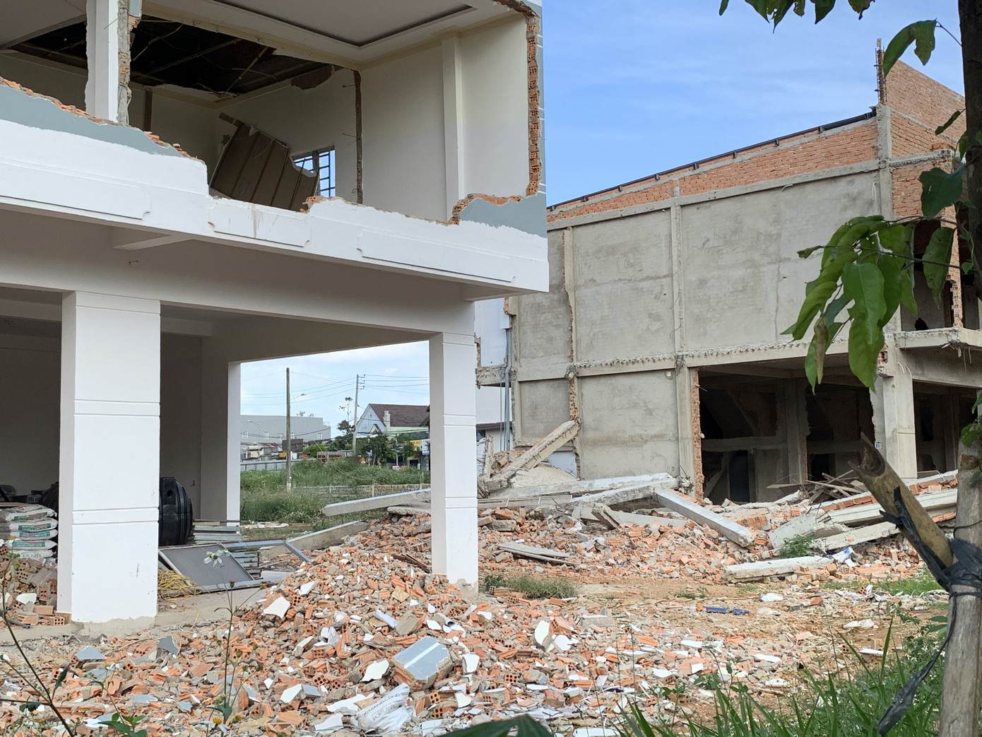 Tháo dỡ các công trình làm sai lệch công năng Bến xe Di Linh ảnh 1