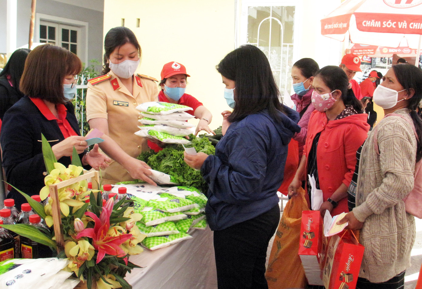 Vì sao Lâm Đồng giảm cơ cấu cán bộ nữ và người trẻ? ảnh 2