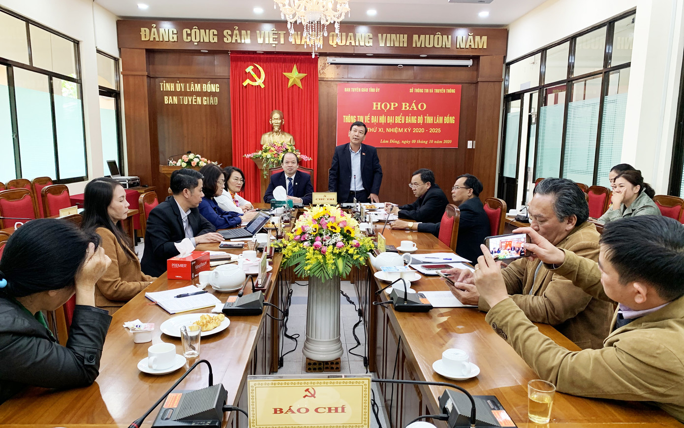 Vì sao Lâm Đồng giảm cơ cấu cán bộ nữ và người trẻ? ảnh 1