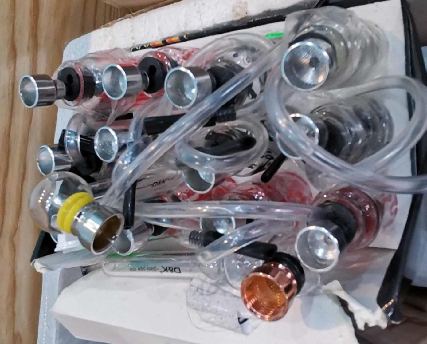  Lắp hệ thống đèn trong nhà vệ sinh để trồng cần sa ảnh 3