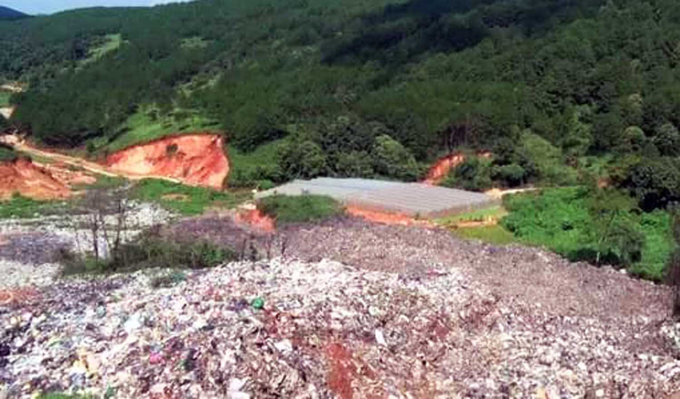 Núi rác ở Đà Lạt sạt lở hàng trăm tấn, mùi hôi thối bao phủ khắp nơi ảnh 3