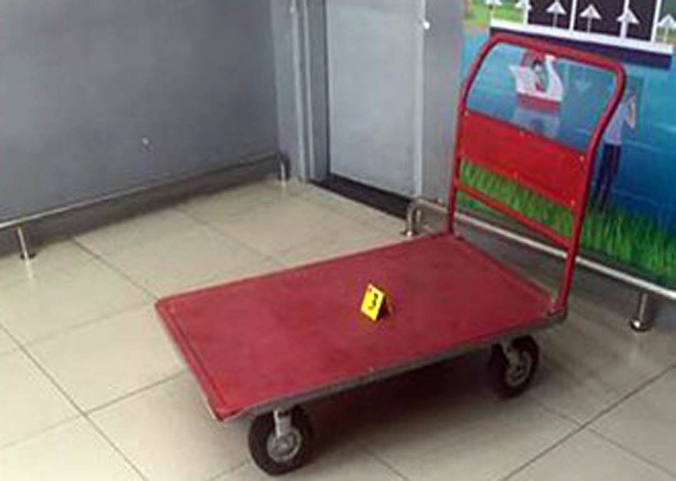 Hi hữu xe đẩy hàng của siêu thị tông chết người ảnh 1