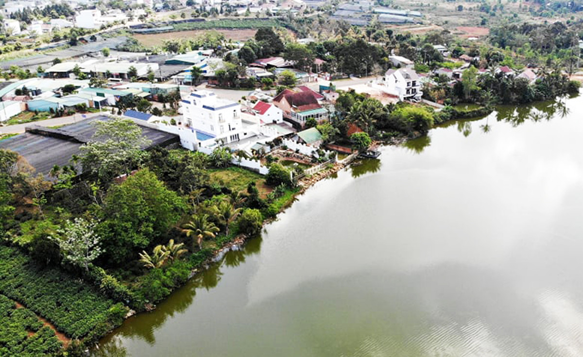 Biệt thự không phép đồ sộ ‘mọc’ trên đất quy hoạch ảnh 3