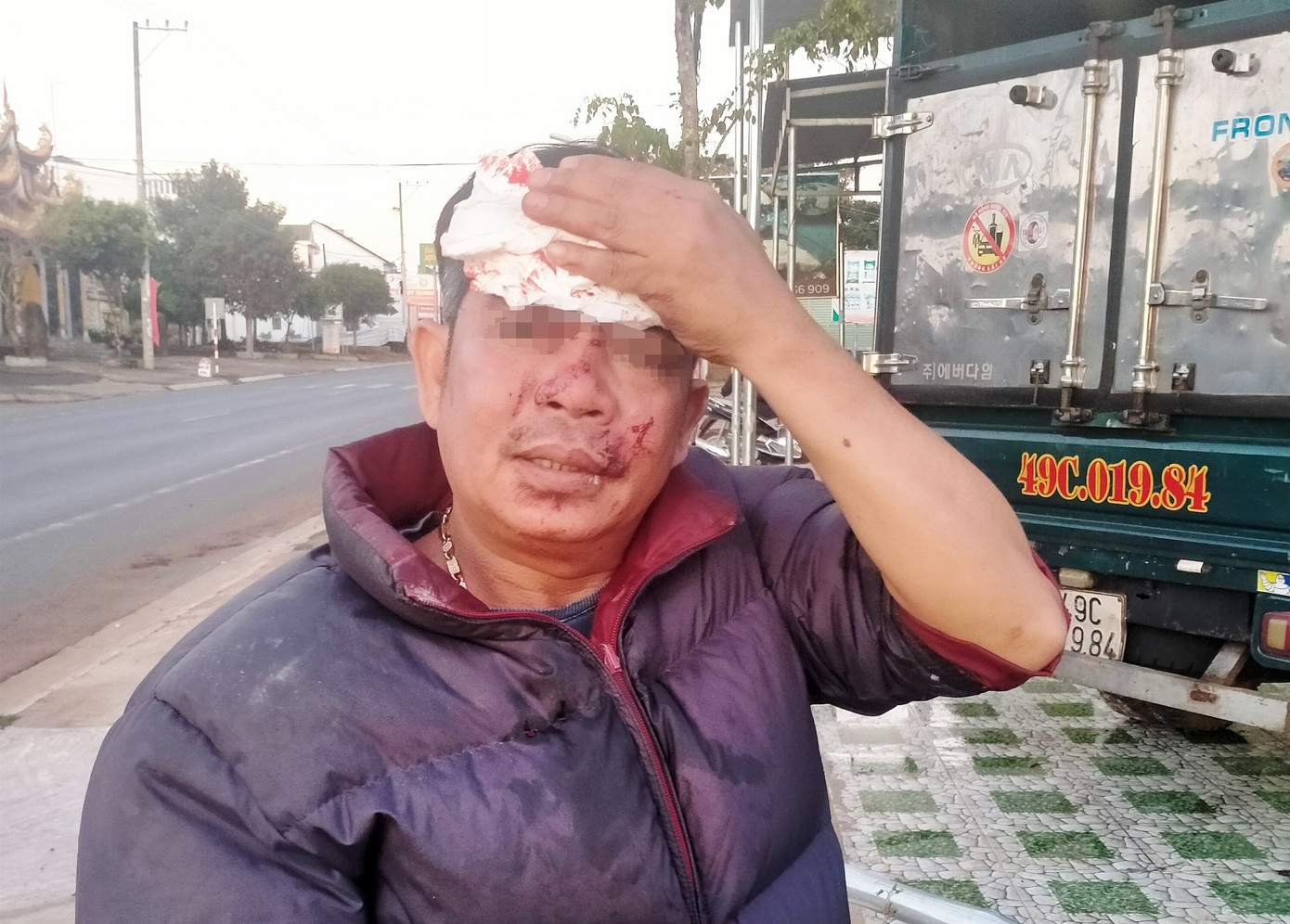 Liên tiếp 2 vụ ô tô mất lái trôi tự do tông sập nhà ảnh 3