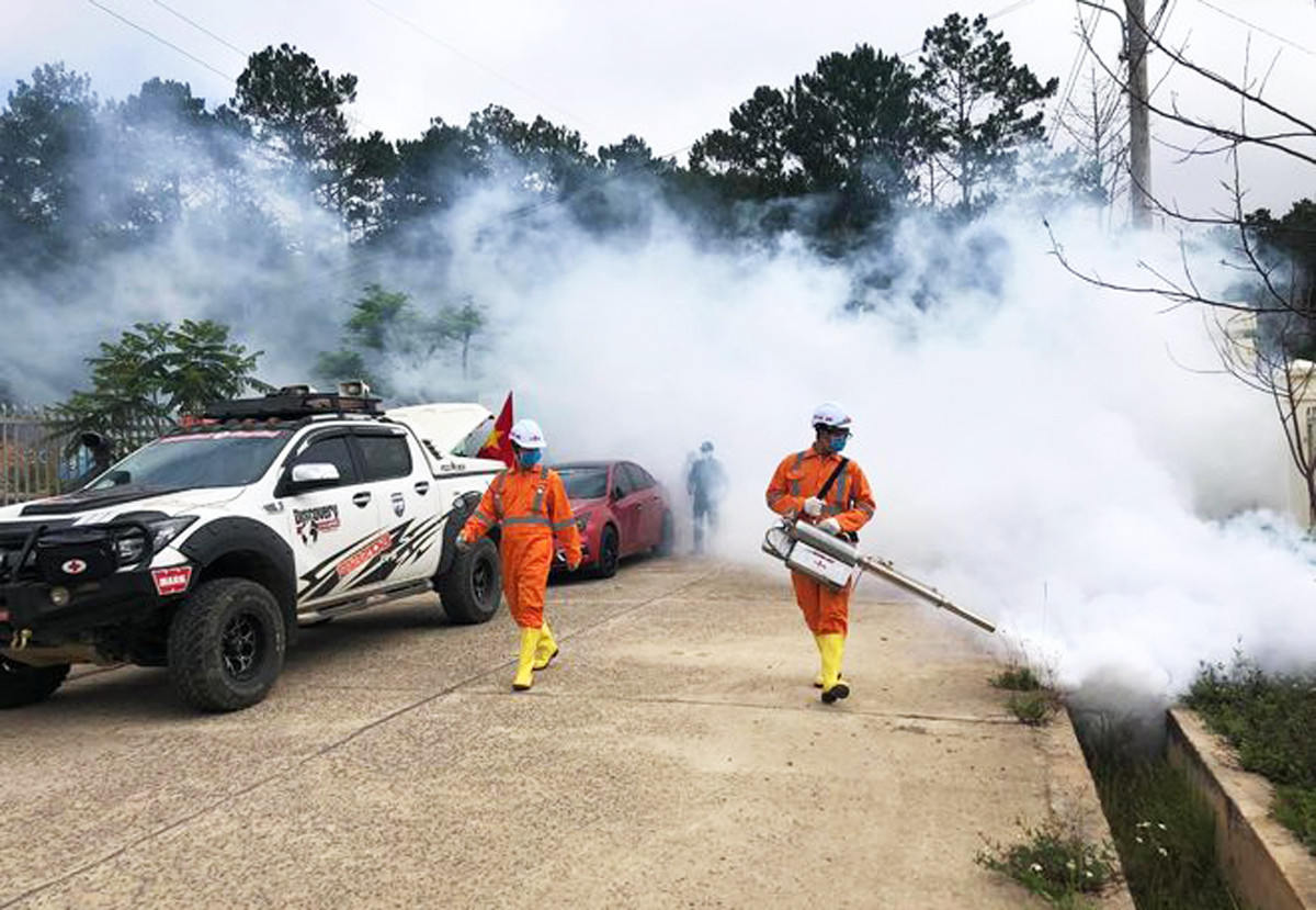 Xét nghiệm SARS-CoV-2 các nhân viên Cảng hàng không Liên Khương ảnh 3