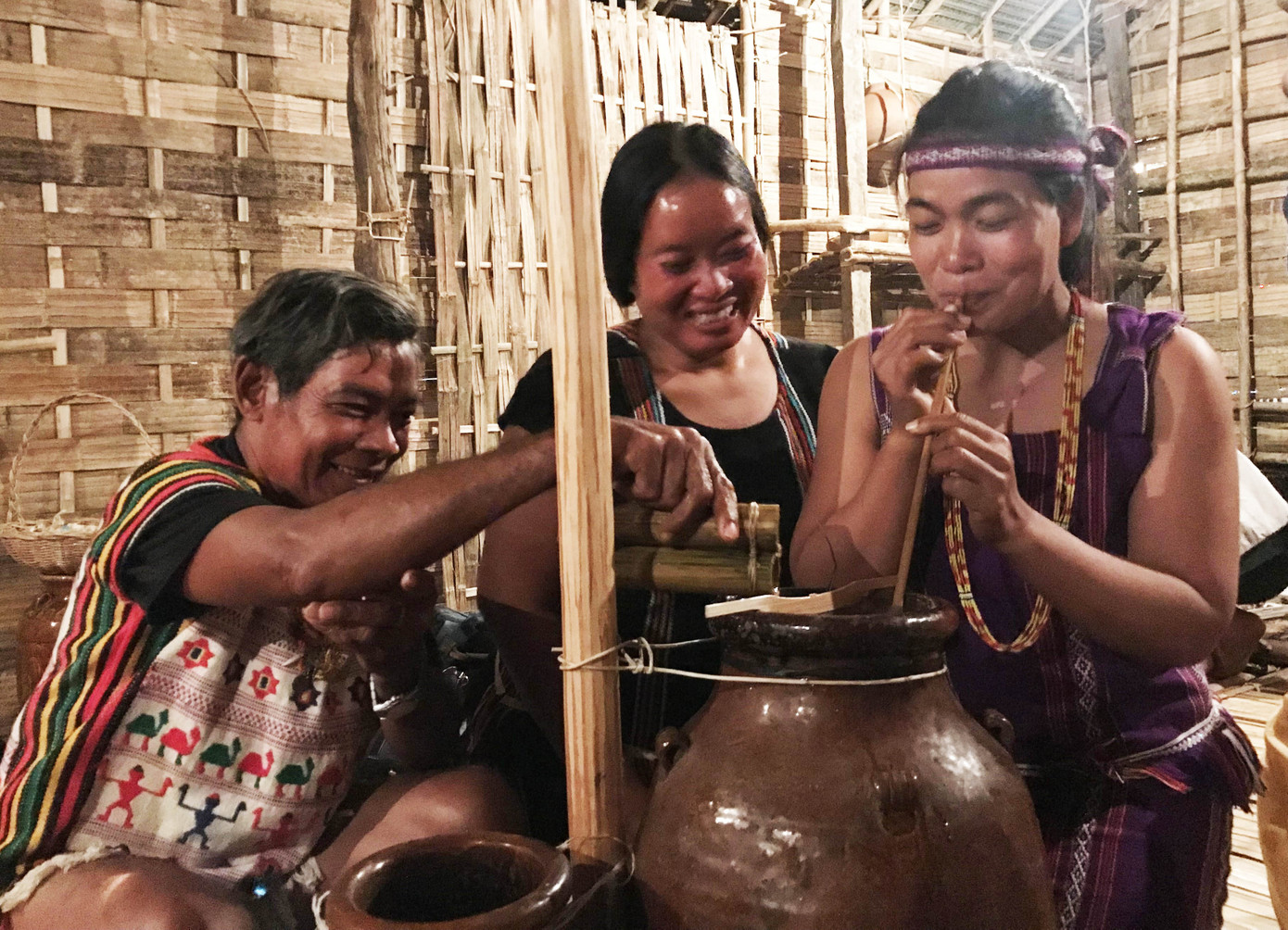 Đón năm mới trong ngôi nhà dài của người Mạ bên hồ Xuân Hương ảnh 1