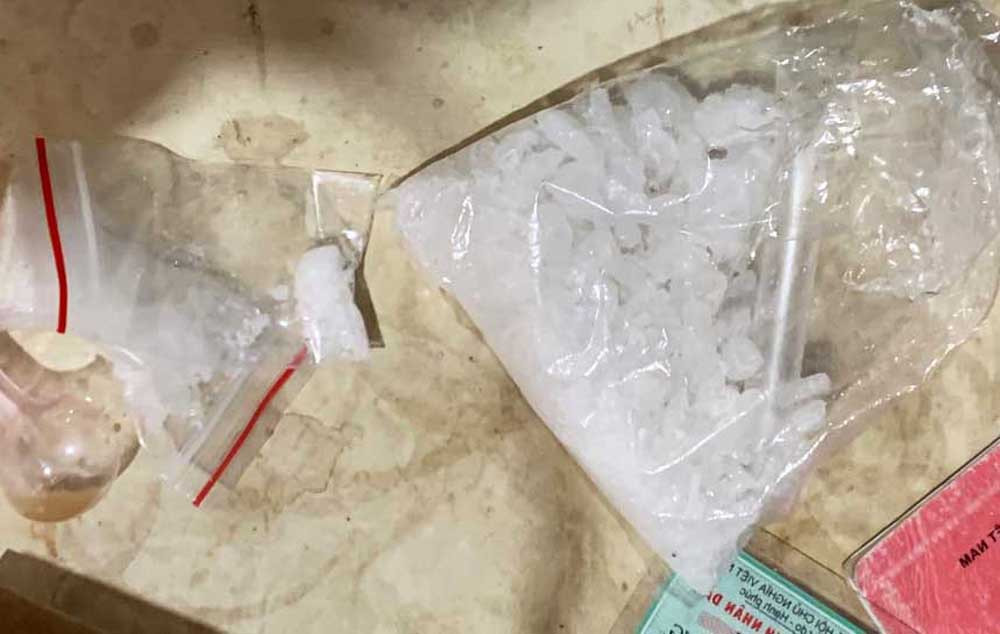 Bắt đối tượng tàng trữ ma túy, vũ khí quân dụng ảnh 1