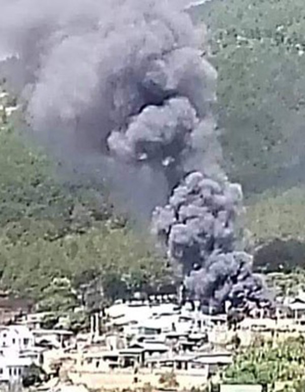 Cháy lớn trước cổng tịnh thất, thiêu rụi nhiều ki ốt hàng hóa ảnh 1