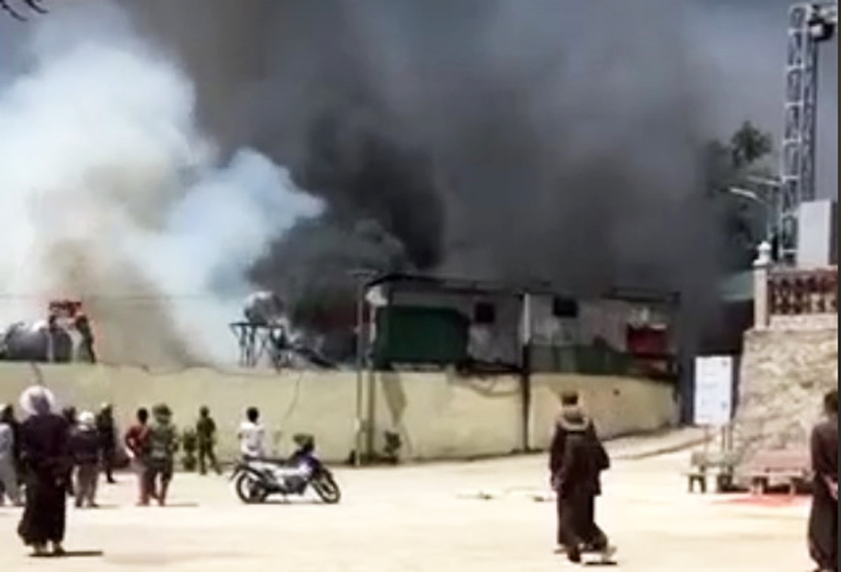 Cháy lớn trước cổng tịnh thất, thiêu rụi nhiều ki ốt hàng hóa ảnh 3