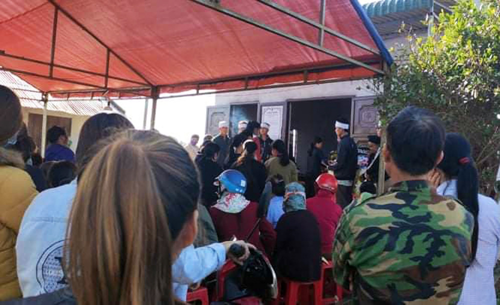 Nhiều người đưa tang thanh niên xấu số bị bí thư xã giết, đốt xác ảnh 1