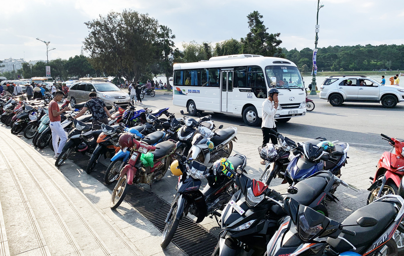 Đà Lạt đông nghẹt du khách, chen chân đi chơi như chưa từng có COVID-19 ảnh 6