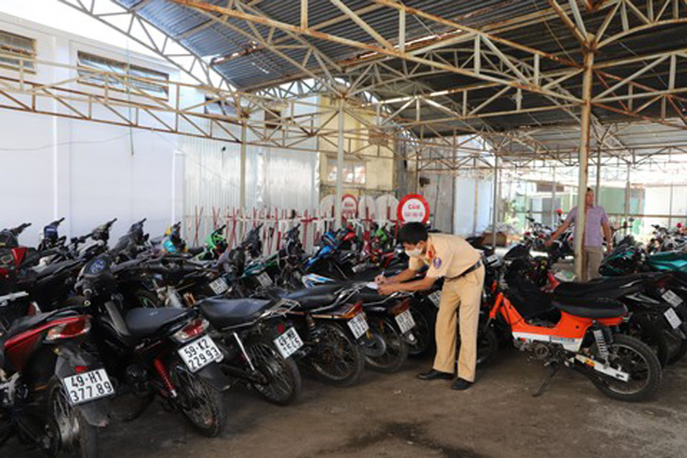 Bắt giữ cả trăm đối tượng đua xe, lạng lách đêm khuya ảnh 5