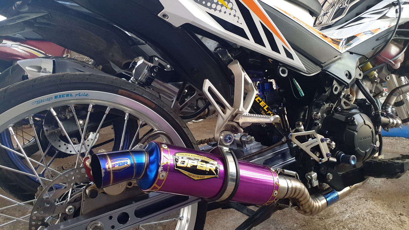 Bắt giữ cả trăm đối tượng đua xe, lạng lách đêm khuya ảnh 1