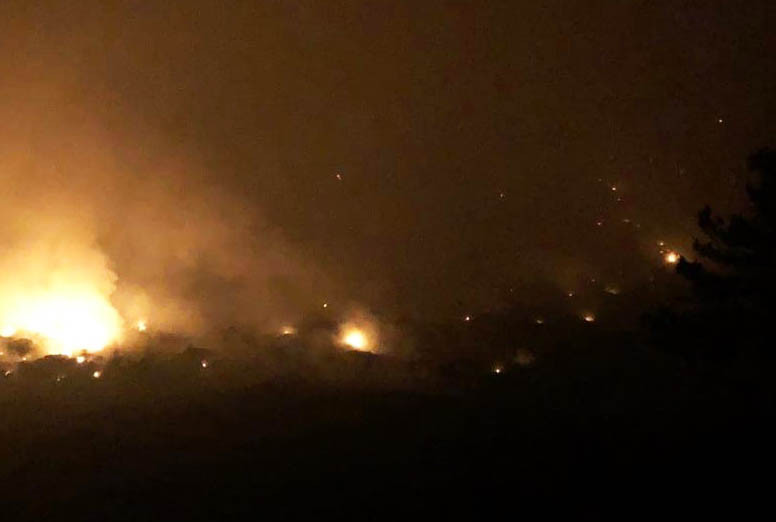 Núi rác Cam Ly bốc cháy suốt 3 ngày, khói bụi mịt mù bao trùm Đà Lạt ảnh 1