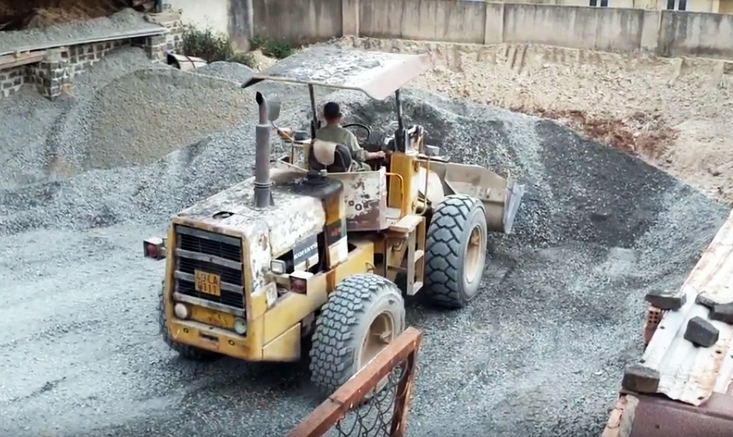 Phạt nặng trạm trộn bê tông gây 'đinh tai nhức óc' ảnh 1