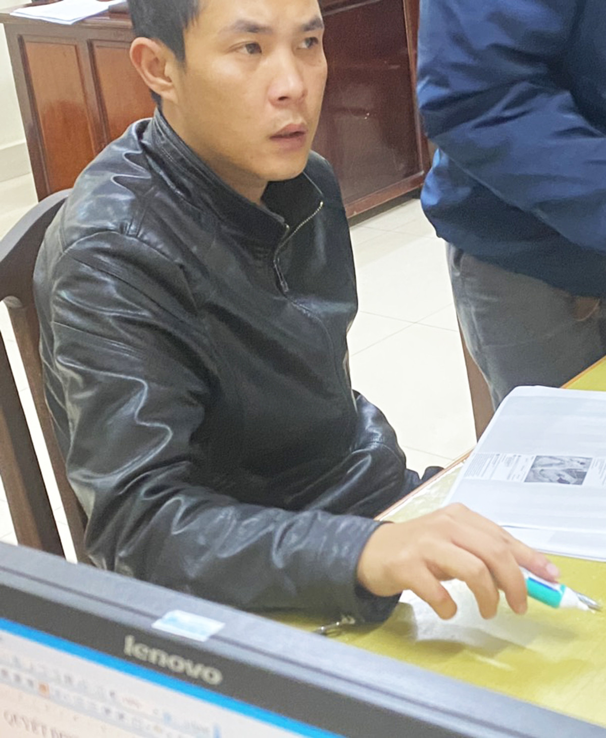 Bắt nhóm đối tượng dùng mạng xã hội lừa gạt các nhà hảo tâm ảnh 1