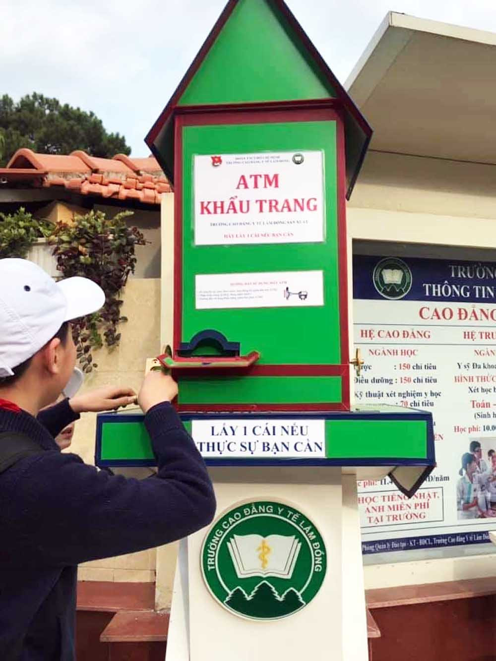 'ATM khẩu trang' miễn phí ở Đà Lạt ảnh 3